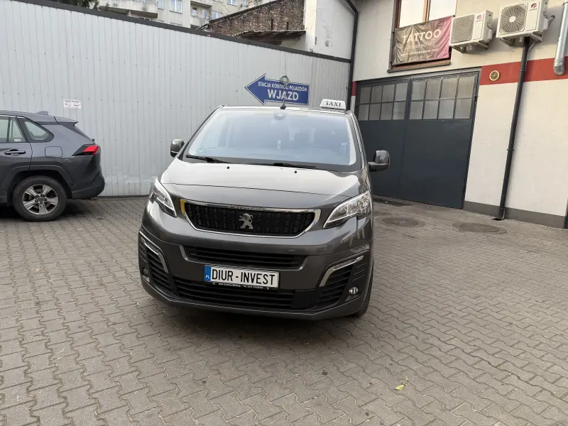 PEUGEOT TRAVELLER 2021