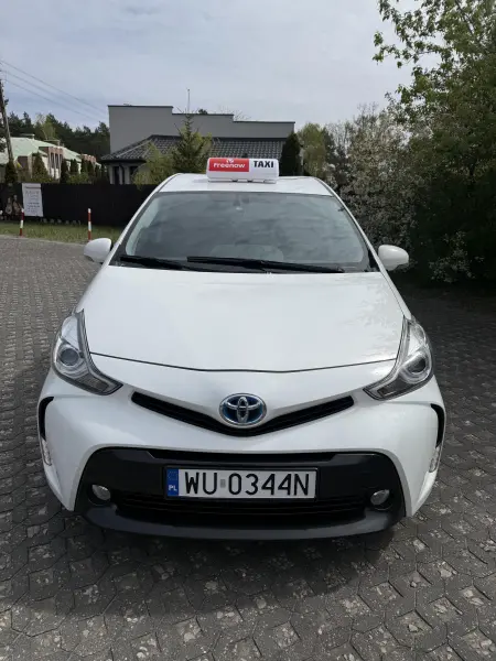 Toyota Prius  PLUS 2017
