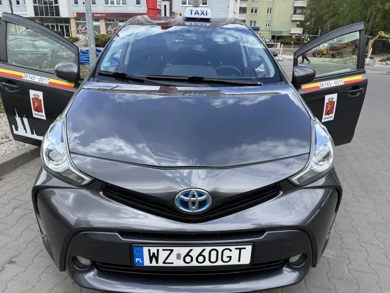 Toyota Prius  PLUS 2016